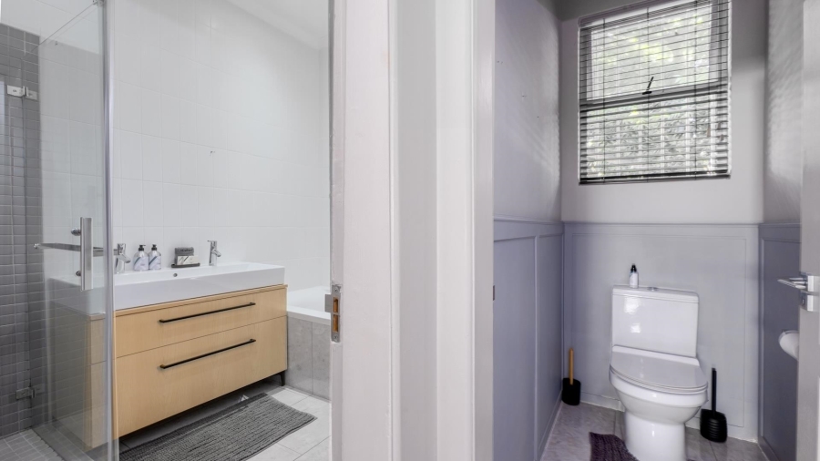4 Bedroom Property for Sale in Bantry Bay Western Cape